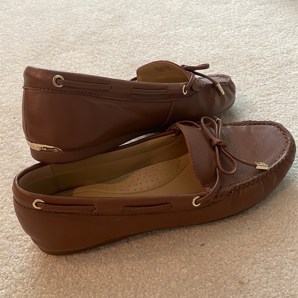 Michael Kors Sutton Loafer - Picture 1 of 4